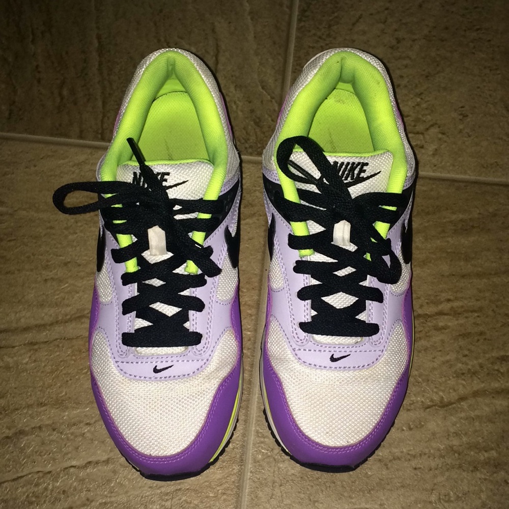 NIKE Air Tennis Shoes